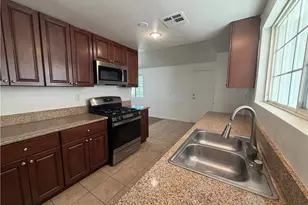 20527 Londelius St, Winnetka, CA 91306 - Photo 16