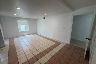 27589 Elder View Dr, Valencia, CA 91354 - Photo 4