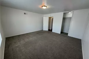 27589 Elder View Dr, Valencia, CA 91354 - Photo 22