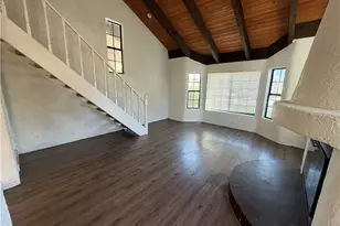 27589 Elder View Dr, Valencia, CA 91354 - Photo 8