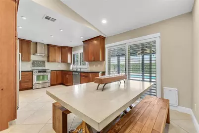 15448 Sandhurst Street, Fontana, CA 92336 - Photo 10