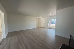 17046 Saticoy St, Van Nuys, CA 91406 - Photo 6