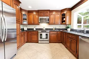 9925 Pinyon Ct, Fontana, CA 92335 - Photo 8
