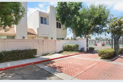 10410 Zelzah #A, Porter Ranch, CA 91326 - Photo 2