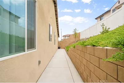 380 Havasu, Rialto, CA 92377 - Photo 34