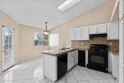 15061 Fuchsia Court, Fontana, CA 92336 - Photo 14