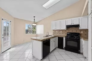 15061 Fuchsia Ct, Fontana, CA 92336 - Photo 14