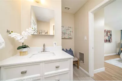 7057 Babcock, North Hollywood, CA 91605 - Photo 10