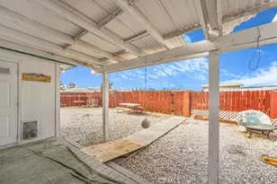 13378 Paramount Rd, Phelan, CA 92371 - Photo 10