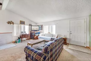13378 Paramount Rd, Phelan, CA 92371 - Photo 24