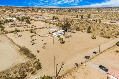 13378 Paramount Road, Phelan, CA 92371 - Photo 2