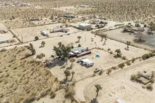 13378 Paramount Rd, Phelan, CA 92371 - Photo 6