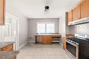 426 W E St, Ontario, CA 91762 - Photo 16