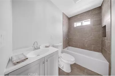 1305 W 46th, Los Angeles, CA 90037 - Photo 12