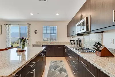 2573 Hannah Creek Lane, Rialto, CA 92377 - Photo 18