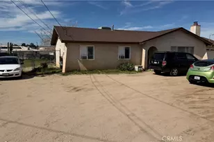 11890 Jacaranda, Hesperia, CA 92345 - Photo 2