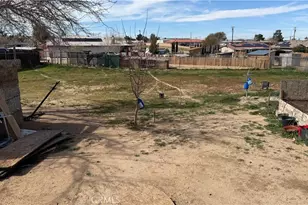 11890 Jacaranda, Hesperia, CA 92345 - Photo 8