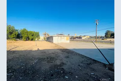 15720 Mojave Drive, Victorville, CA 92394 - Photo 2
