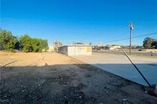 15720 Mojave Dr, Victorville, CA 92394 - Photo 2