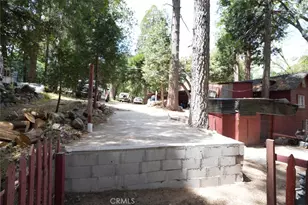 25020 Moon Dr, Crestline, CA 92325 - Photo 14