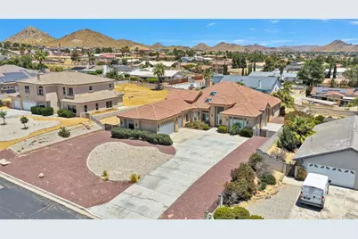 16233 Ridge View Drive, Apple Valley, CA 92307 - Photo 54
