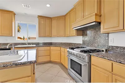 16245 Ridge View Drive, Apple Valley, CA 92307 - Photo 20