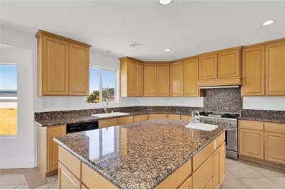 16245 Ridge View Drive, Apple Valley, CA 92307 - Photo 28
