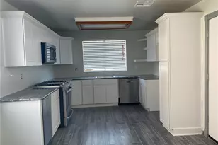 12410 Basswood, Victorville, CA 92395 - Photo 22