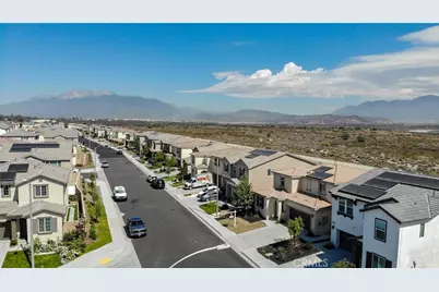 2651 Emerald Bay, Rialto, CA 92377 - Photo 4