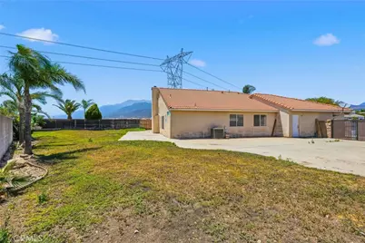 2885 W Calle Vista, Rialto, CA 92377 - Photo 30