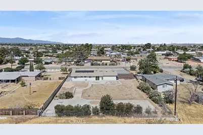 15431 Condor, Victorville, CA 92394 - Photo 38