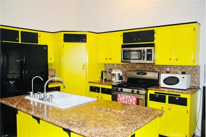 15144 Macadamia Court, Fontana, CA 92335 - Photo 20