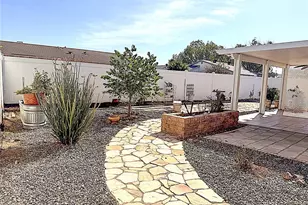 2972 Westchester Dr, Riverside, CA 92503 - Photo 12