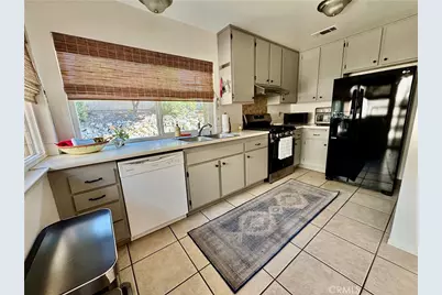 1630 Carmel Circle, Upland, CA 91784 - Photo 8