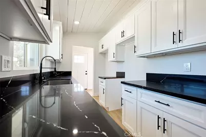 4262 Harrison Street, Riverside, CA 92503 - Photo 8