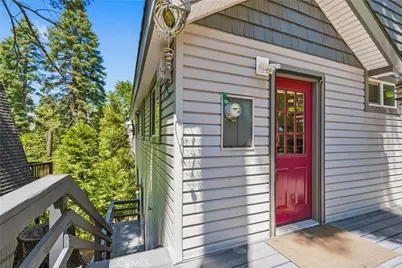 721 Ivy, Lake Arrowhead, CA 92352 - Photo 2
