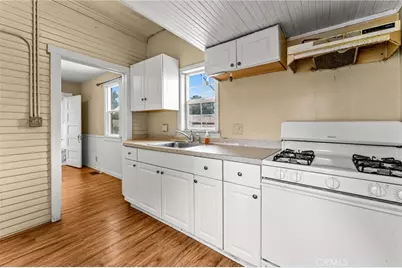594 E 9th, Upland, CA 91786 - Photo 18