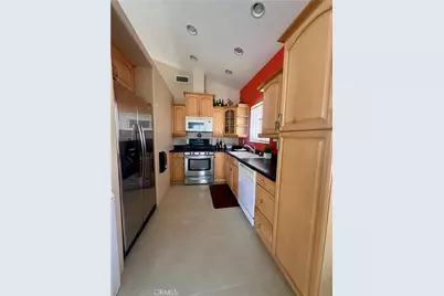 17466 Haynes, Lake Elsinore, CA 92530 - Photo 8