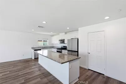 570 Farmstead, Hemet, CA 92543 - Photo 10