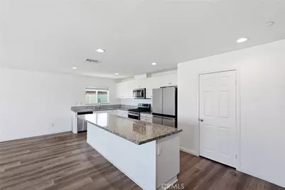 570 Farmstead, Hemet, CA 92543 - Photo 10