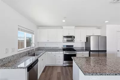 570 Farmstead, Hemet, CA 92543 - Photo 12