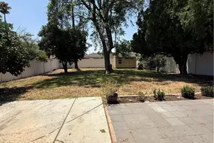 455 E Wilson St, Rialto, CA 92376 - Photo 16