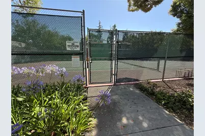 586 N Orange Grove, Pasadena, CA 91103 - Photo 16
