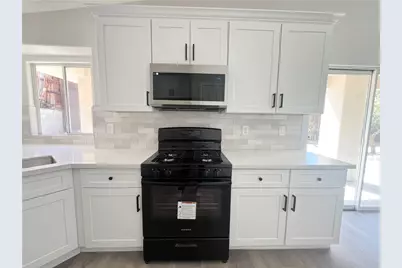 10646 Sunset, Desert Hot Springs, CA 92240 - Photo 12