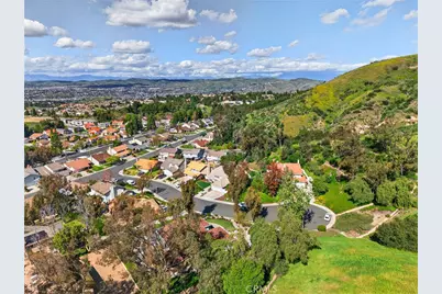 1070 S Road Runner, Anaheim, CA 92807 - Photo 6