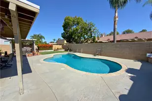 17314 Redmaple St, Fontana, CA 92337 - Photo 2