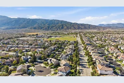 6067 Cone Peak, Fontana, CA 92336 - Photo 52
