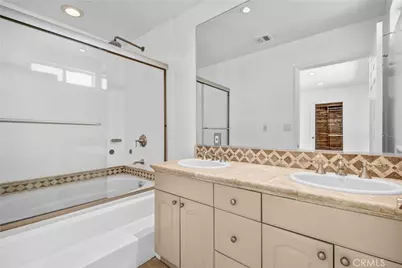 12005 Miranda, Valley Village, CA 91607 - Photo 10