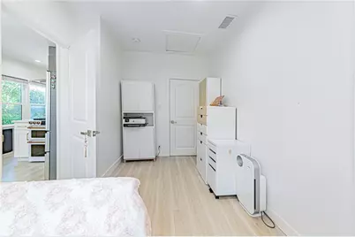 120 N Hobart Boulevard, Los Angeles, CA 90004 - Photo 16