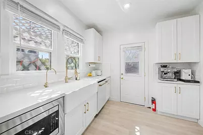 120 N Hobart Boulevard, Los Angeles, CA 90004 - Photo 10